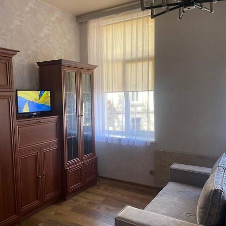 Апартаменти На Вулиці Антоновича リヴィウ エクステリア 写真